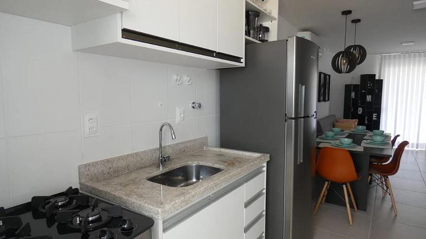 Apto Guarajuba Praia Condominio Porto Smeralda-100 Metros Da Praia エクステリア 写真